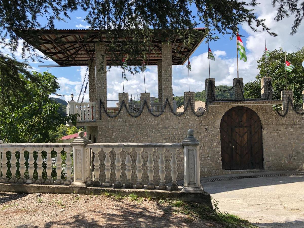 Замок Орлиное Гнездо New Athos Buitenkant foto