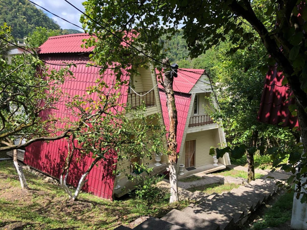 Замок Орлиное Гнездо New Athos Buitenkant foto